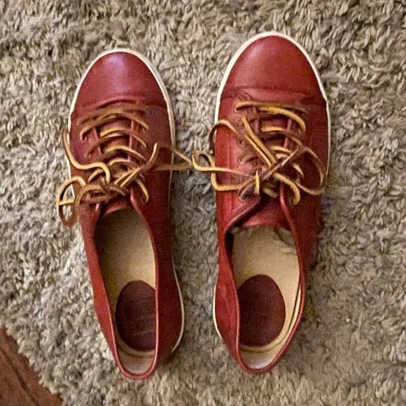 FRYE Ruby Red Leather Sneakers Women’s Size 8 (approx.) - Picture 2 of 12